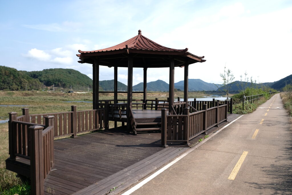 A wooden pavillion on the Nakdong River between Mungyeong and Andong